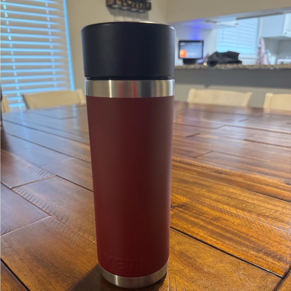 Yeti Maroon Hotshot Tumbler 18oz